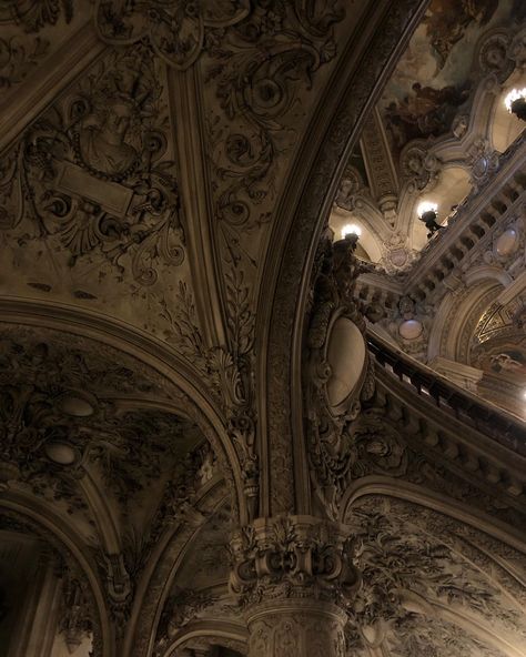 Paris Gothic Aesthetic, France Dark Academia, Architecture Dark Academia, Old Dark Aesthetic, Dark Academia Building Aesthetic, Night Academia Aesthetic, Dark France Aesthetic, Dark Europe Aesthetic, Dark Academia Lifestyle Aesthetic