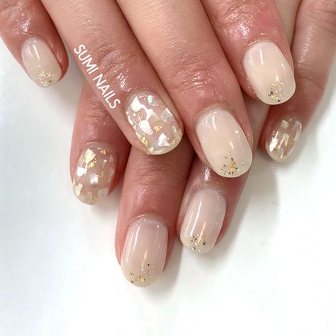 Nail Art Shell Flake, Nail Flakes, Shell Nails, Japanese Nail Design, Japanese Nail Art, Beauty Stuff, Nail Art Summer, Gold Flakes, Nails Inspo