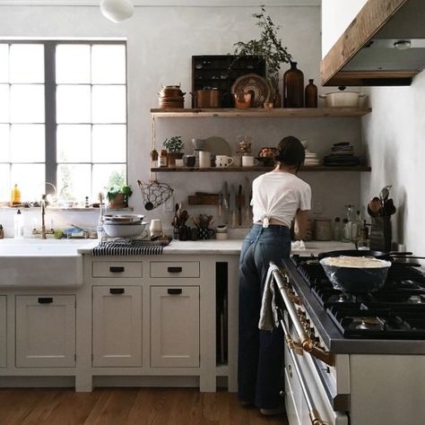 Her Tea Leaves Meg's Oldfarmhouse, European Homes, Beth Kirby, Kitchen Natural, Wood Nymph, Bohemian Kitchen, Boho Kitchen, Apartment Interior, A Kitchen