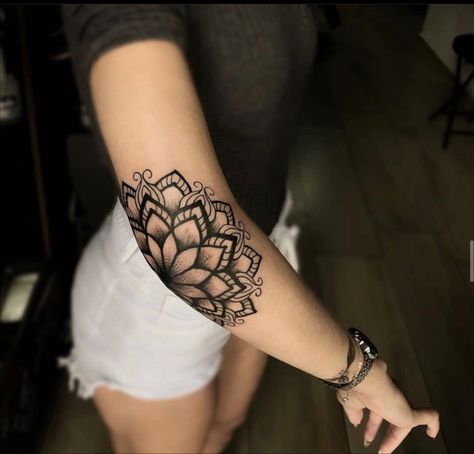 Small Aesthetic Tattoos, Aesthetic Tattoos, Tattoos For Women Half Sleeve, Elbow Tattoos, Mandala Tattoo Design, Knee Tattoo, Aesthetic Tattoo, Sleeve Tattoos For Women, Cover Up Tattoos