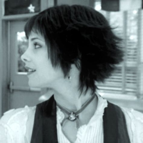 Alice Cullen Icons, Ashley Greene Twilight, Alice Cullen Aesthetic, Alice Twilight, Alice And Jasper, Twilight 2008, Twilight Cast, Dark Fairycore, Twilight Film