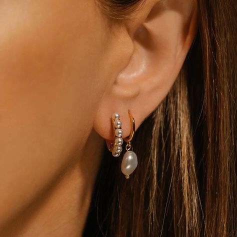 This stunning fresh water pearl duo create the most dreamy set featuring our Chambéry Drop Hoop & Chambéry Huggie. 💫🦪⚪️ 🥂 Whether it’s a wedding, a sunset dinner date with your love, or hanging out in sweats on a Sunday - this is truly the perfect stack. Gold Double Earrings, Round Beaded Earrings, Double Ear Piercings, Sunset Dinner, Double Earrings, Stacked Earrings, Jewelry Lookbook, Pearl Hoop Earrings, Dinner Date