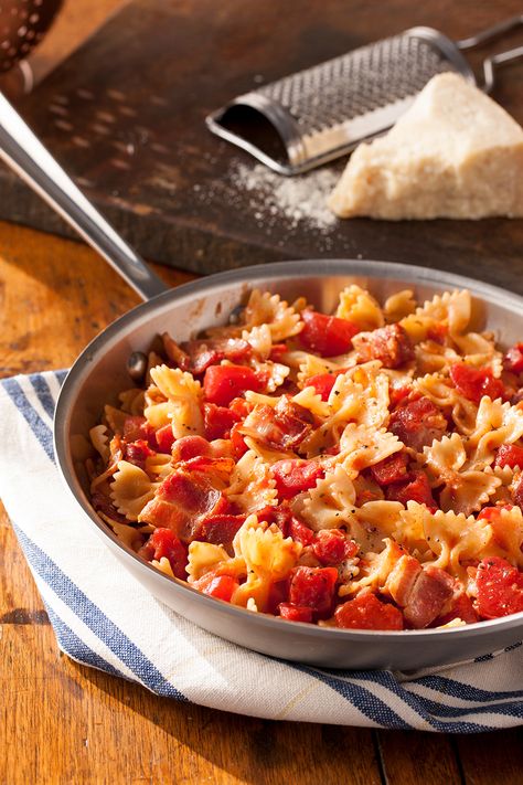 Pasta With Bacon And Tomatoes, Bacon And Tomato Pasta, Chicken Diced Tomatoes Recipe, Canned Diced Tomatoes Recipes, Diced Tomato Recipes, Ranch Spaghetti, Bacon Tomato Pasta, Recipes With Diced Tomatoes, Macaroni And Tomatoes