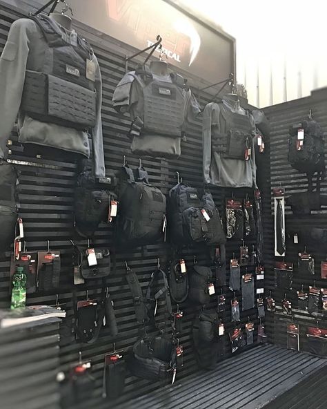 Tactical Gear Room, Tactical Truck Ideas, Black Tactical Gear, 240z Datsun, Tactical Gear Storage, Army Clothing, Military Store, Tactical Store, Tactical Wall