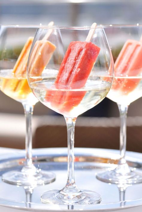 Vodka Popsicles, Cointreau Cocktail, Campari Cocktail, Boozy Ice Pops, Boozy Popsicles, Frozen Cocktail, Sazerac, Popsicle Recipes, Ice Pops