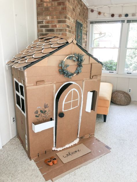 Diy Cardboard Box House, Cardboard Playhouse Ideas, Valentines Cardboard Crafts, Babybel Wax Craft, Cardboard Shop For Kids, Cardboard Door Diy, Box House For Kids, Diy Cardboard House For Kids, Makedo Ideas