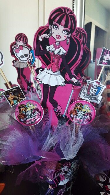 Centro de mesa monster high Monster High Party, 16th Birthday Gifts, 16th Birthday Party, Victoria Secrets, 16th Birthday, 5th Birthday, Monster High, Kids Party, Party Ideas