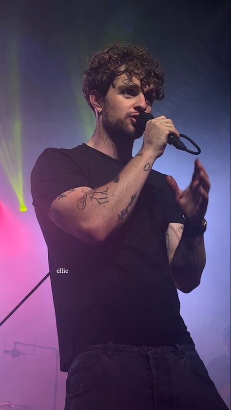 Tom Grennan Aesthetic, Tom Grennan Concert, Tom Grennan Wallpaper, Music Widget, Tom Grennan, London Boy, Music Poster Ideas, Celeb Crush, Man Crush Everyday