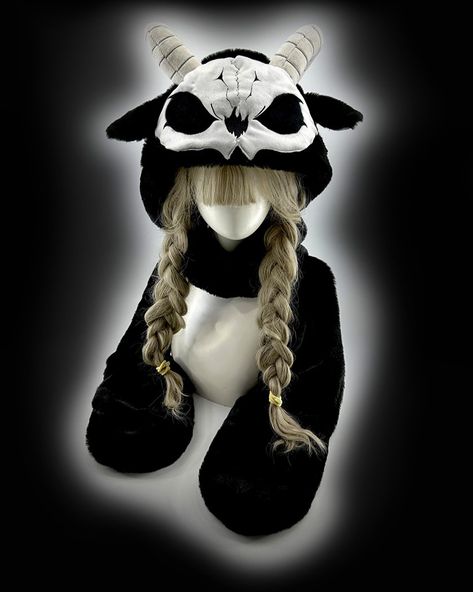 🖤 Black Grim Reaper 🖤🤍 & Red Devil 😈 design hat, gloves, scarf all-in-ones, backpacks, and plushies! 🔥 On hot sale now: https://www.devilinspired.com/virtual-alice #gothicstyle #gothicfashion Goat Horns, Black And White Scarf, Oc Inspo, White Scarf, Steampunk Accessories, Plush Backpack, White Scarves, Gothic Steampunk, Summer Slippers