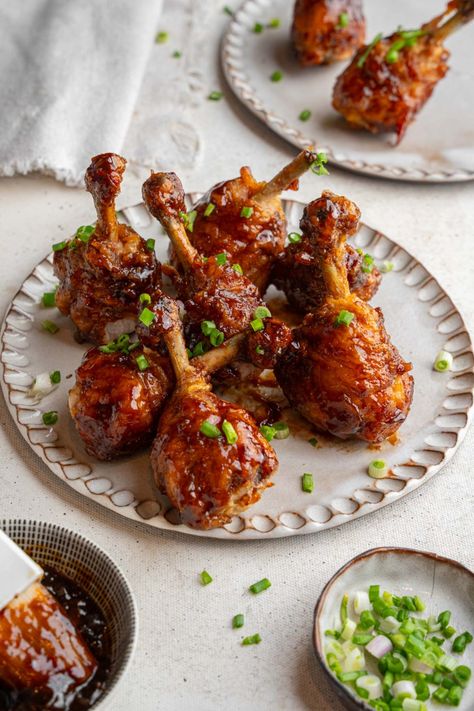 Lollipop Chicken Drumsticks, Lollipop Drumsticks, Chicken Lollipops Recipe, Lollipop Chicken, Chicken Lollipop, Fried Chicken Legs, Breaded Chicken Recipes, Lollipop Recipe, Buttery Mashed Potatoes