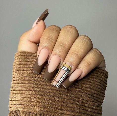 Acrylic Matte Nail Designs, Plaid Gel Nails, Nails Fall Matte, Bad B Nails, Gel Nails Fall, Designed Nails, Burberry Nails, Acrylic Nail Designs Classy, Bad Nails