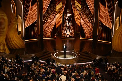 Oscars 2024 live updates: Jimmy Kimmel hosts, best moments, red carpet looks and more Oscars Award, Oscar 2024, Oscars 2024, Tara Reid, Design Stage, Hollywood Party Theme, Oscars Red Carpet, America Ferrera, Oscar Award