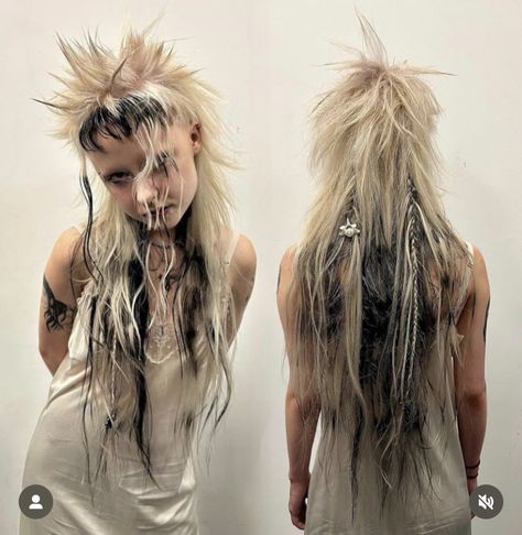 Post Apocalyptic Hair, Ecco2k Hairstyle, Ashnikko Hairstyle, Ashnikko Hair, Ekko Concept Art, Black Mullet, Long Mullet, Spikey Hair, Sweet Hairstyles