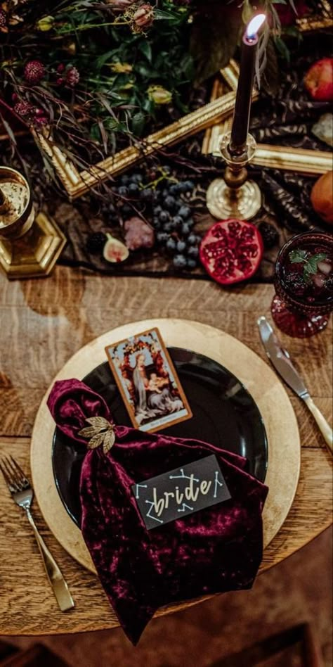 2024 Dark Wedding Decor Trends: DIY, Fairytale Romance, and Moody Aesthetics Spooky Place Settings, Gothic Inspired Wedding, Moody Halloween Wedding, Witchy Fall Wedding Ideas, Witchy Summer Wedding, Witchy Table Setting, Dried Fruit Centerpiece Wedding, Tarot Card Wedding Decor, Late Autumn Wedding