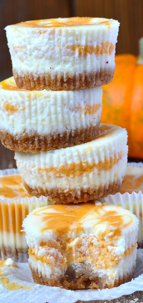 Need a pretty pumpkin dessert? Look no further. Get the recipe from Oh My God Chocolate Desserts.   - Delish.com Swirled Cheesecake, Pumpkin Swirl Cheesecake, Pumpkin Food, Coconut Dessert, Cheesecake Mini, Autumn Walk, Overnight Oat, Torte Cupcake, Brownie Desserts