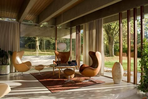 The founders of The Modern House on the 20 most extraordinary homes they've ever sold Extraordinary Houses, Poltrona Design, Extraordinary Homes, Jorn Utzon, Midcentury House, Mid Century Interior, Modernist House, Mid Century Architecture, Mid Century Modern Interiors