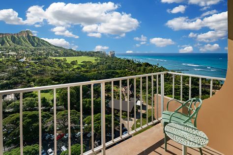 lanai Queen Kapiolani Hotel, Oahu Hotels, Honolulu Zoo, Hawaii Magazine, Waikiki Hotels, Lanikai Beach, Best Boutique Hotels, Hawaiian Tropic, Waikiki Beach