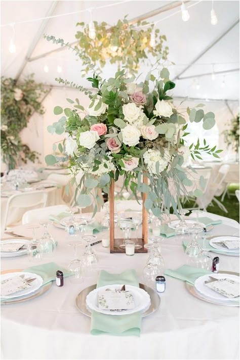 Pink And Seafoam Wedding, Mint Green White And Gold Wedding, Light Blue And Mint Green Wedding, Wedding Decorations Mint Green, Mint Green And White Wedding Decor, Mint Green Centerpieces, Mint And Pink Wedding Theme, Seafoam Green Wedding Decorations, Mint Green Decor Wedding