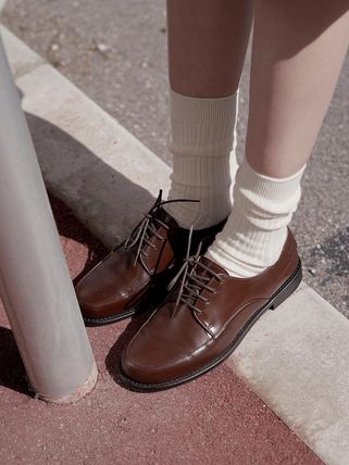 Designer fashion, Seoul-fully created | W Concept Oxford Shoes Outfit Women's, Leather Shoes Outfit, Mens Formalwear, Saddle Oxfords, Fashion Staples, Oxford Shoes Outfit, Minimalist Closet, Leather Making, Gentleman Shoes