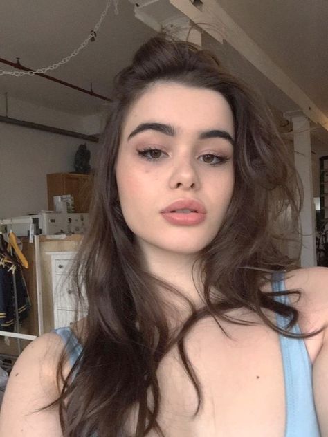 barbie ferreira Barbara Ferreira, Barbie Ferreira, Girl Crushes, Woman Crush, Girls In Love, Dark Hair, Pretty Face, Pretty Woman, Brown Hair