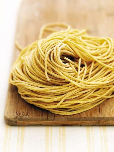 Basic pasta for a pasta maker Basic Pasta Recipe, Food Europe, What Is For Dinner, Delicious Magazine, Best Italian Recipes, Pasta Dough, Pasta Maker, Perfect Pasta, Swedish Recipes