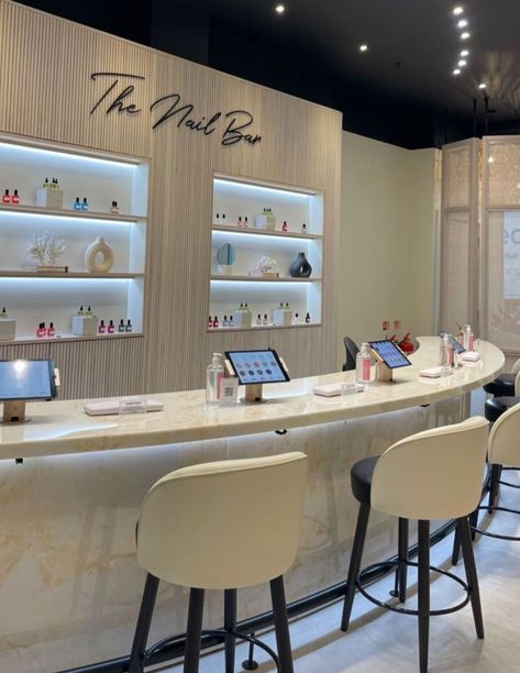 Nail Salon Snack Bar, Nail Lounge Interior, Boutique Nail Salon, Nail Bar Aesthetic, Nail Bar Interior Design, Small Nail Salon Design Ideas, Nail Bar Ideas Small Spaces, Nail Bar Design, Nail Studio Ideas Small Spaces