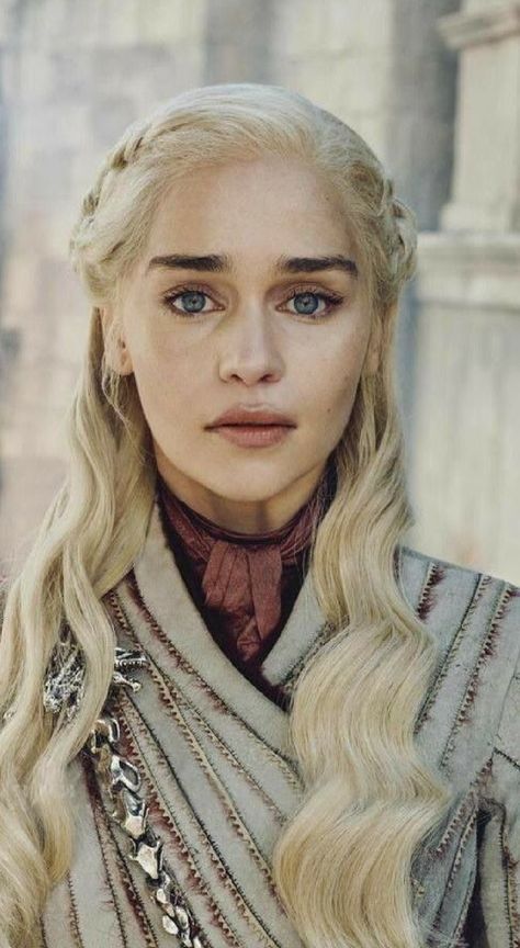 Daenerys Targaryen Eyes, Daenerys Targaryen Portrait, Daenerys Targaryen Drawing, Emilia Clarke Style, Daenerys And Jon, Emilia Clarke Daenerys, Emilia Clarke Daenerys Targaryen, Types Of Eyebrows, Queen Of Dragons