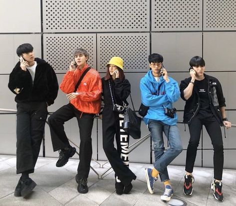 One Girl And Boys Squad, 4 Boys 1 Girl Squad, Boy Squad, 5 Best Friends, Korean Friends, Squad Pictures, Korean Best Friends, Fotografi Vintage, Best Friend Outfits