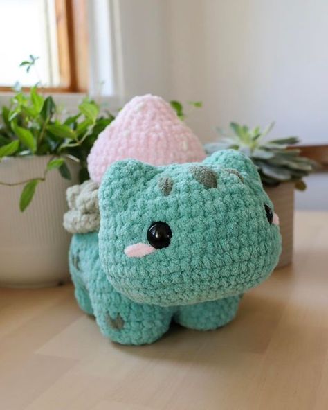 Beginner Crochet Animals Amigurumi, Fun Crochet Animals, Fast Crochet Amigurumi, Crochet Plush Animals, Strawberry Bulbasaur, Crochet Bulbasaur Pattern Free, Instagram Crochet Pattern, Crochet Projects Animals, Bulbasaur Crochet Pattern Free