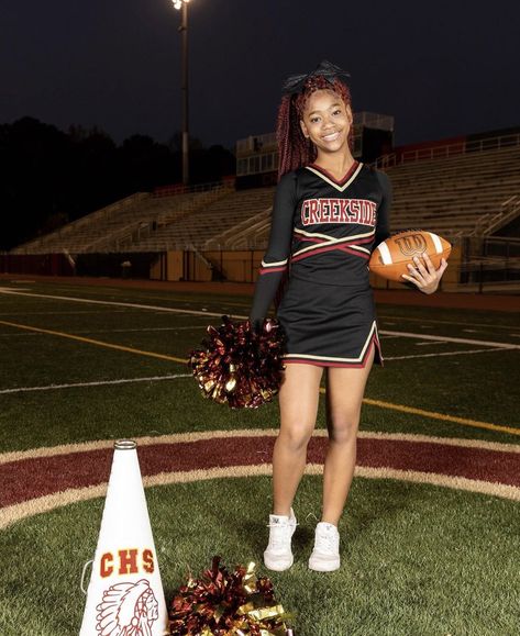 Individual Cheer Photo Poses, Cheer Warmups Outfits, Black Cheer Uniforms, Cheer Picture Poses Individual, Cheer Poses Individual Photo Ideas, Bratz Movie 2007, Cheerleaders Outfits, Cheer Photoshoot, Cheerleading Picture Poses