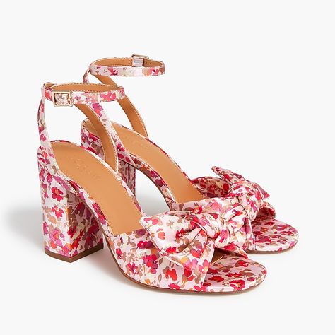 Graduation Shoes Flats, Grad Shoes, Bridesmaids Shoes, Fairy Shoes, Prom Inspo, Bridesmaid Ideas, Floral Heels, Colorful Heels, Prom Heels