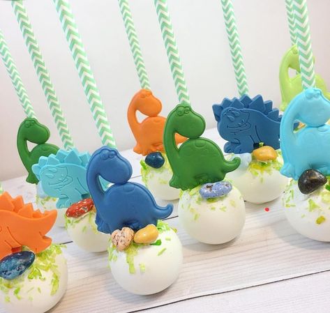 Cute Dinosaur Desserts, Dinasour Cake Pop, Dinosaur Sweets, Dino Cake Pops, Dinosaur Theme Cake Pops, Dinosaur Cakecicles, Dino Candy Bar, Dinosaur Sweets Table, First Birthday Dinosaur Theme Dessert Tables