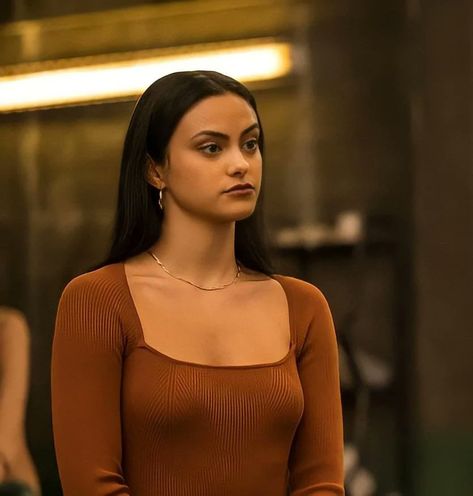 Veronica From Riverdale, Serving Cvnt, Veronica Lodge Aesthetic, Typhoid Mary, Veronica Lodge Outfits, Camila Mendes Veronica Lodge, Riverdale Veronica, Camilla Mendes, Cami Mendes