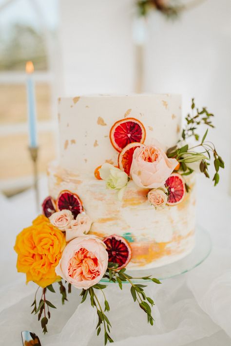 citrus cake with dried citrus and fresh florals Citrus Beach Wedding, Wedding Cake With Citrus, Wedding Cake With Oranges, Dried Citrus Wedding Cake, Dried Citrus Cake Decoration, Citrus Bridal Shower Cake, Fresh Fruit Wedding Cake, Citrus Decorated Cake, Dried Citrus Cake