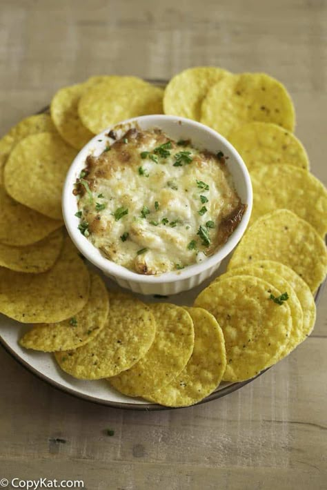 Make the famous Joes Crab Shack Crab Dip at home.  Cheesy, and full of crab meat, it's a dip worthing dunking a chip into!  #joescrabshack #crab #crabdip #appetizer Baked Crab Dip, Joe Crab Shack, Hot Crab Dip, Crab Shack, Appetizers For A Crowd, Crab Dip, Copykat Recipes, Seafood Appetizers, Dips And Spreads