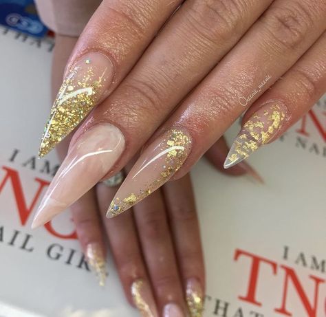 Pinterest: @Angelic_Vanity Nails Gold Flakes, Nails With Gold Flakes, Nails Grunge, Stilleto Nails Designs, Nails With Gold, Acrylic Nail Shapes, Nails Gold, Instagram Nails, Fabulous Nails