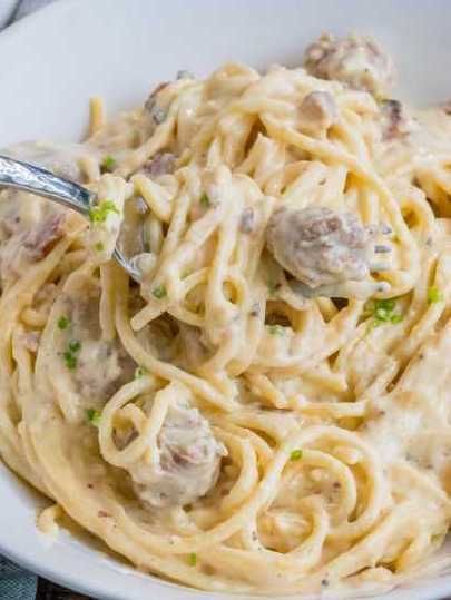 German Spaghetti, Spaghetti With Italian Sausage, Spaghetti Dishes, Traditional Spaghetti, Bratwurst Sausage, Tomatoes Recipes, 12 Tomatoes Recipes, Cheese Spaghetti, 12 Tomatoes