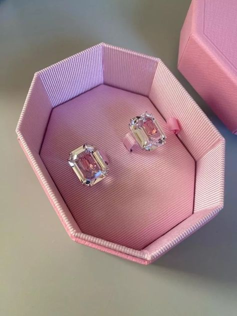 Swarovski 🦢Chroma stud earings Pink 💝 Crystals In a Gift Box 💯% GENUINE | eBay Stud Style, Pink Box, Box Making, Pink Jewelry, Beautiful Gift Boxes, Pink Crystal, Jewellery Collection, Jewelry Collection, Gift Box