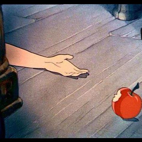 Snow White Snow White Apple, Sette Nani, Snow White Disney, Film Disney, Old Disney, Pinturas Disney, Seven Dwarfs, Disney Aesthetic, Iron Age