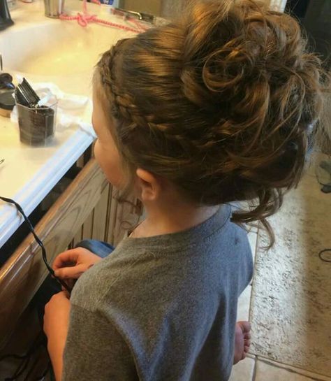 Physie Hairstyles, Child Hairstyles, Girls Updo Hairstyles, Junior Bridesmaid Hair, Girls Updo, Cute Wedding Hairstyles, Girls Hairdos, Communion Hairstyles, Pageant Hair