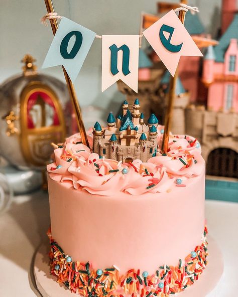 Natalie Martin, Disney Baker on Instagram: “Vintage Disneyland birthday! 💖 . . . Love how Instagram can connect you to new friends and people who encourage you!! 💟💟💟Tag your IG friend…” Vintage Disneyland Birthday Party, Disneyland Birthday Party, Disney World Birthday, Disneyland Birthday, Disney Birthday Party, Natalie Martin, Vintage Disneyland, Disney Cakes, Disney Birthday