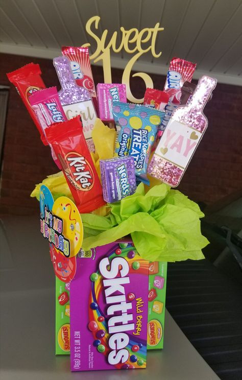 Sweet 16 Candy Bouquet Candy Birthday Ideas Gifts, Sweet 16 Candy Centerpieces, Sweet 16 Candy Bouquet, Sweet 16 Bouquet Ideas, Birthday Candy Bouquet, Candy Bar Bouquet, Sweet 16 Candy, Sweet 16 Party Themes, 16 Gifts