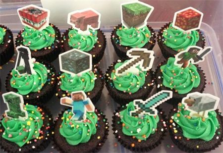 Minecraft Cupcakes Ideas, Minecraft Cupcake Cake, Cupcakes Minecraft, Minecraft Cupcake, Minecraft Cupcake Toppers, Cake Toppers Diy, Minecraft Cupcakes, Mind Craft, Minecraft Party Decorations