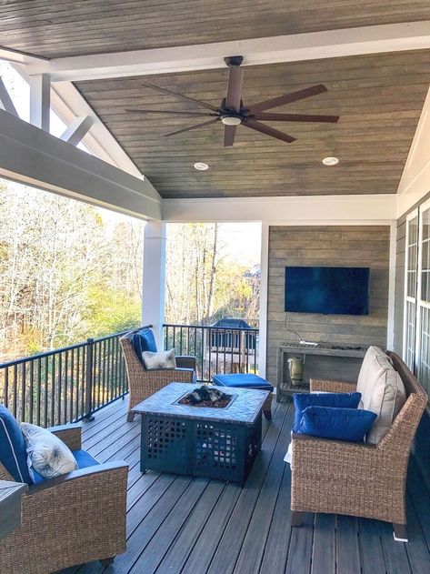 Sometimes we need to take a break from the hustle and bustle of life. Relaxing in your back porch can be one way to do that. There are many different ways you can make your back porch feel warm, inviting, and comfortable for relaxing or entertaining. These 36 simple ideas will help get you started with creating the perfect space for everyone in your family! #yard #backporch #porchfurniture #porchideas Covered Deck Designs, Back Porch Designs, Design Per Patio, Deck Remodel, Covered Patio Design, Screened Porch Designs, Covered Porches, Porch Addition, Patio Deck Designs