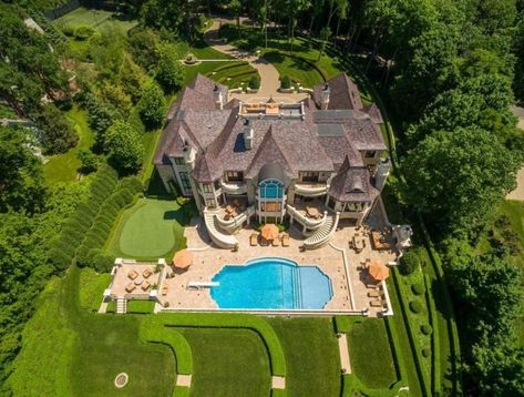 Luxury Lakeside Estate on Lake Minnetonka - Deephaven, Minnesota Mansion Lake House, Luxury Lakefront Homes, Luxury Lake Front Homes, Mansion Near Lake, Ocean Mansion Luxury Homes, Stone Mansion, Luxury Estate, Mansion Interior, Expensive Houses