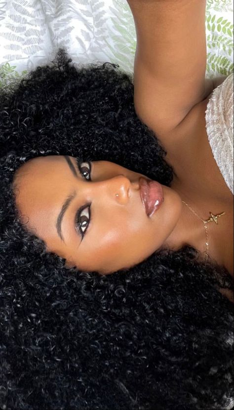 Dark Skin Ethiopian Women, Ethiopian Makeup, Habesha Makeup, Eritrean Aesthetic, Habesha Hair, Habesha Aesthetic, East African Women, Eritrean Women, Habesha Women