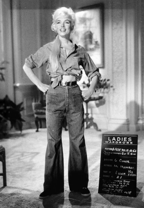 Marilyn Monroe wardrobe test for Something's Got to Give (1962) Marilyn Monroe Costume, 40s Mode, Rare Marilyn Monroe, News Logo, Marilyn Monroe Photos, Actrices Hollywood, Norma Jean, Norma Jeane, Vintage Hollywood