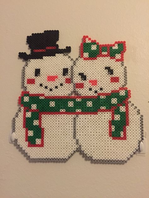 Christmas snow couple perler Snow Couple, Perler Projects, Fuse Beads, Christmas Snow, Bead Patterns, Perler Beads, Plastic Canvas, Beading Patterns, Cross Stitch