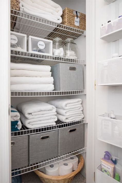 Hallway Linen Closet Organization Ideas - how to make the most of your small linen closet with these tips! Towels Organization Closet, Towel Pantry Organization, Bathroom Organization Rental, How To Organize Extra Blankets And Pillows, Closet Organization Dresser Inside, Storage Ideas For Cupboards, Small Airing Cupboard Storage Ideas, Towel Storage Cupboard, Linen Cupboard Storage Ideas