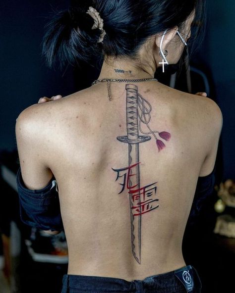 Spine Tattoo Chinese, Japanese Spine Tattoo, Spinal Tattoo, Back Tats, Spine Tattoos For Women, Spine Tattoo, Henna Tattoos, Spine Tattoos, Samurai Swords